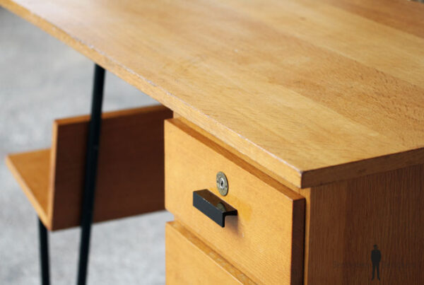 Bureau vintage en bois et métal, 3 tiroirs, Jacques Hitier