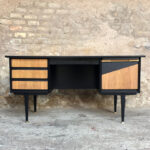 Bureau vintage noir et bois, graphique, pieds compas gentlemen designers