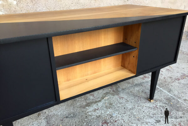 Bureau vintage noir et bois, graphique, pieds compas gentlemen designers