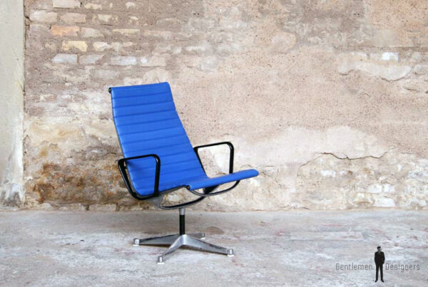 Fauteuil vintage bleu estampillé, EA116, EAMES, Herman Miller gentlemen designers icon design