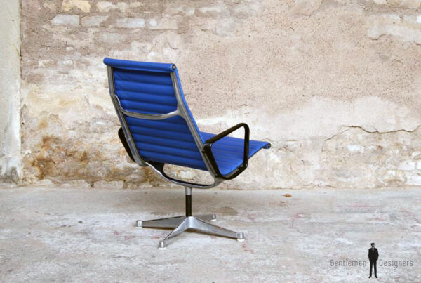 Fauteuil vintage bleu estampillé, EA116, EAMES, Herman Miller gentlemen designers icon design