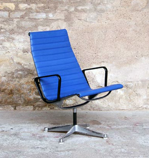 Fauteuil vintage bleu estampillé, EA116, EAMES, Herman Miller gentlemen designers icon design