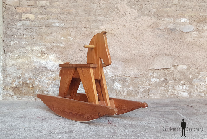 ancien cheval a bascule