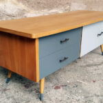 Meuble bas tv vintage,pieds compas, 2 tiroirs, 1 porte gentlemen designers