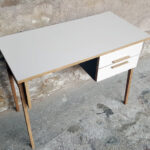 Bureau vintage 2 tiroirs, brun, chocolat, pieds compas gentlemen designers