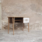 Bureau vintage 2 tiroirs, brun, chocolat, pieds compas gentlemen designers