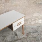 Bureau vintage 2 tiroirs, brun, chocolat, pieds compas gentlemen designers