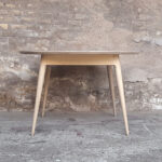 Table_manger_ronde_stratifié_gris_fenix_mobilier_vintage_sur_mesure_creation_design_annee_50_60_fabriquer_france_made_in_gentlemen_designers_strasbourg_alsace_francais_01-(2)