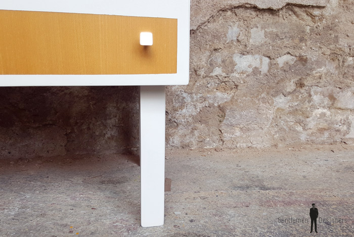 Meuble bas tv vintage graphique, bois, blanc, pieds compas gentlemen designers
