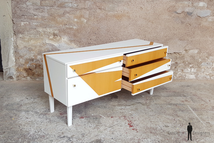 Meuble bas tv vintage graphique, bois, blanc, pieds compas gentlemen designers