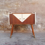 Chevet vintage teck, meuble d'appoint 2 portes, graphique console gentlemen designers