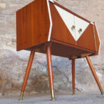 Chevet vintage teck, meuble d'appoint 2 portes, graphique console gentlemen designers