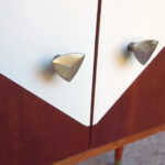 Chevet vintage teck, meuble d'appoint 2 portes, graphique console gentlemen designers