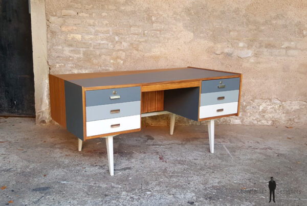 Bureau vintage en teck, recto/verso, dégradé de gris gentlemen designers