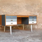 Bureau vintage en teck, recto/verso, dégradé de gris gentlemen designers