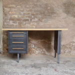 Bureau vintage style industriel, gris anthracite, tiroirs Gentlemen Designers