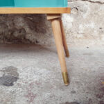 Table de chevet vintage, blanc et vert, tiroirs et barreaux