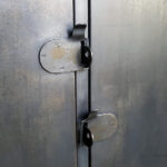 Armoire deux portes, vestiaire, rangement en métal, style indus Gentlemen Designers