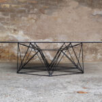 GENTLEMEN DESIGNERS Table basse vintage,design pieds métal Eiffel, plateau verre