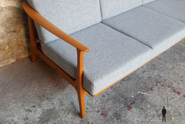 Canapé scandinave vintage, tissu Kvadrat, rénové Gentlemen Designers