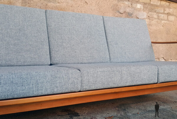 Canapé scandinave vintage, tissu Kvadrat, rénové Gentlemen Designers