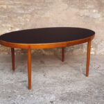 Table ovale à rallonges scandinave en teck, Ostergaard, plateau noir
