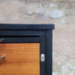 Grand bureau vintage graphique avec tiroirs en bois, teck