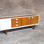 Enfilade, buffet, bar, vintage scandinave, blanc et teck gentlemen designers