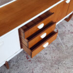 Enfilade, buffet, bar, vintage scandinave, blanc et teck gentlemen designers