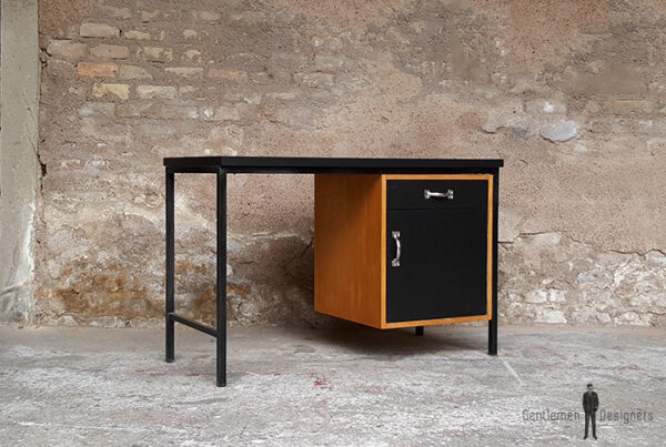 Bureau vintage, plateau stratifié fenix noir, pied métal