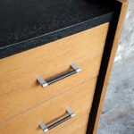 Commode vintage noir, 4 tiroirs chêne clair, pied compas