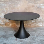 Table ronde vintage noir, pied tulipe métal plateau en verre