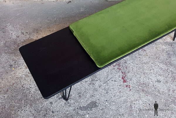 Banc_chene_teinte_ebene_vert_tissu_vintage_sur_mesure_creation_design_annee_50_60_fabriquer_france_made_in_gentlemen_designers_strasbourg_alsace_francais-(12)