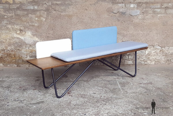 Banc_chene_tissu_bleu_blanc_gris_banquette_mobilier_vintage_sur_mesure_creation_design_annee_50_60_fabriquer_france_made_in_gentlemen_designers_strasbourg_alsace_francais-(8)