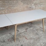 Table_rallonge_stratifie_blanc_mobilier_vintage_sur_mesure_creation_design_annee_50_60_fabriquer_france_made_in_gentlemen_designers_strasbourg_alsace_francais-(3)