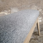 banc_tissu_kvadrat_gris_chene_mobilier_vintage_sur_mesure_creation_design_annee_50_60_fabriquer_france_made_in_gentlemen_designers_strasbourg_alsace_francais-(1)