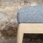 banc_tissu_kvadrat_gris_chene_mobilier_vintage_sur_mesure_creation_design_annee_50_60_fabriquer_france_made_in_gentlemen_designers_strasbourg_alsace_francais-(4)