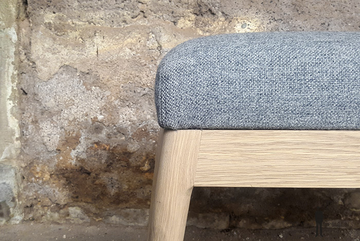 banc_tissu_kvadrat_gris_chene_mobilier_vintage_sur_mesure_creation_design_annee_50_60_fabriquer_france_made_in_gentlemen_designers_strasbourg_alsace_francais-(4)