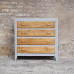 commode-vintage-grise-4-tiroirs-chene-pied-compas