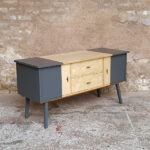 meuble-bas-vintage-tv-gris-graphiques-2-portes-2-tiroirs