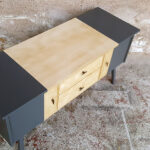 meuble-bas-vintage-tv-gris-graphiques-2-portes-2-tiroirs