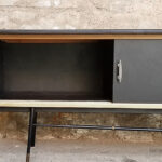 Grand_meuble_tv_noir_tiroirs_degrade_gris_pied_metal_sur_mesure_vintage_unique_original_gentlemen_designers_strasbourg_paris_alsace_handschuheim_bas-rhin_france-(2)