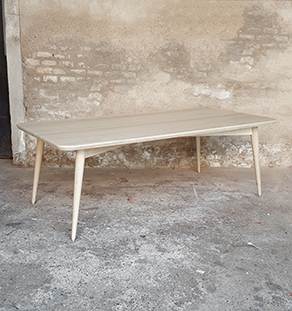Table en bois massif