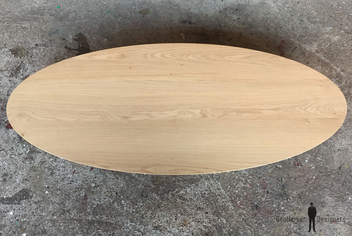 Table Basse Ovale En Chene Massif Local Et Pieds Tournes En Chene