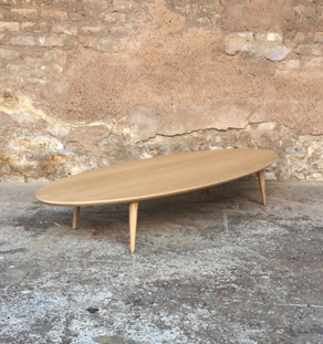 Table basse ovale en chêne massif local et pieds tournés en chêne L170x P70cm