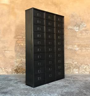 Armoire en métal, colonne de rangement, industriel