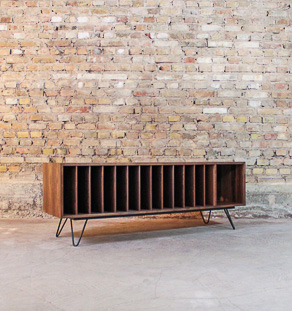 Meuble de rangement vinyles, ampli, platine en noyer