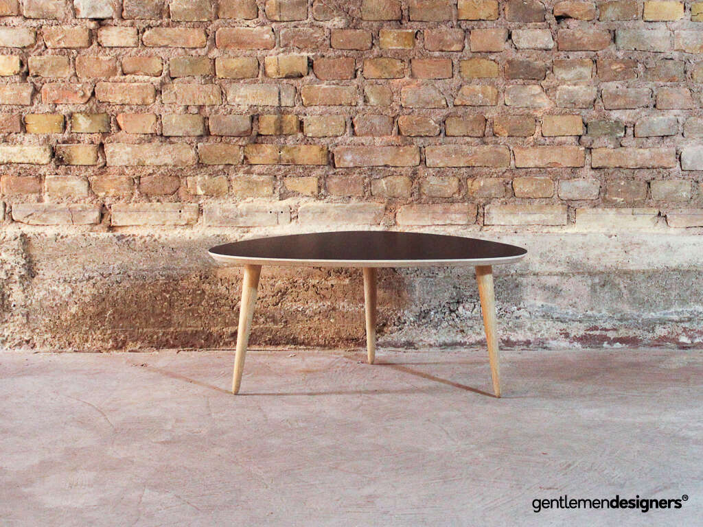 Table Basse Tripode 80x55cm Avec Un Plateau Bleu Nuit