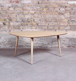 Table basse tripode classique+ en chêne massif local 110x70cm