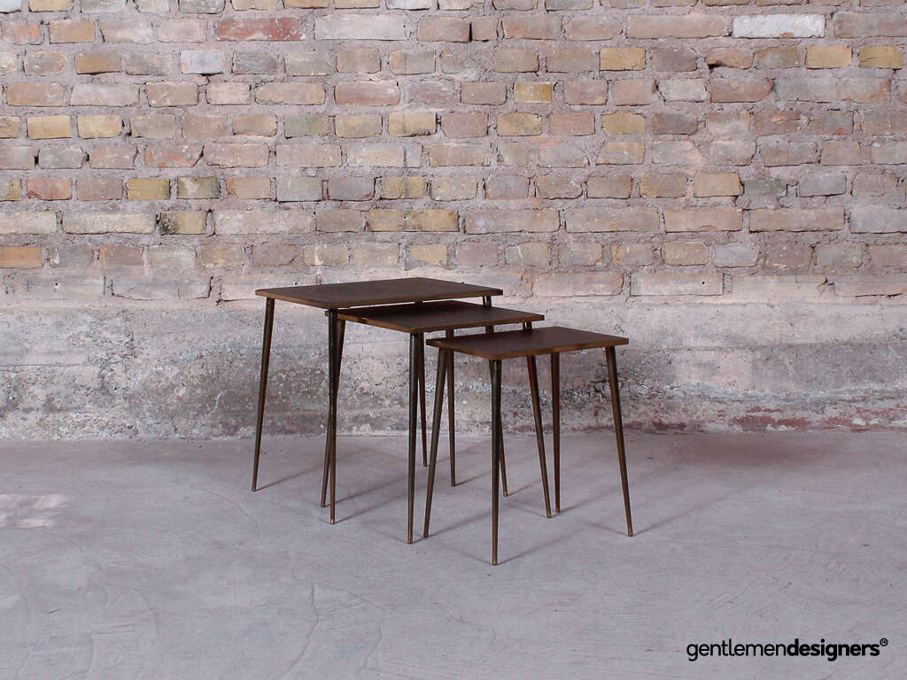 Ensemble De 3 Tables Gigognes Vintage Avec Pieds Compas Circa 1960